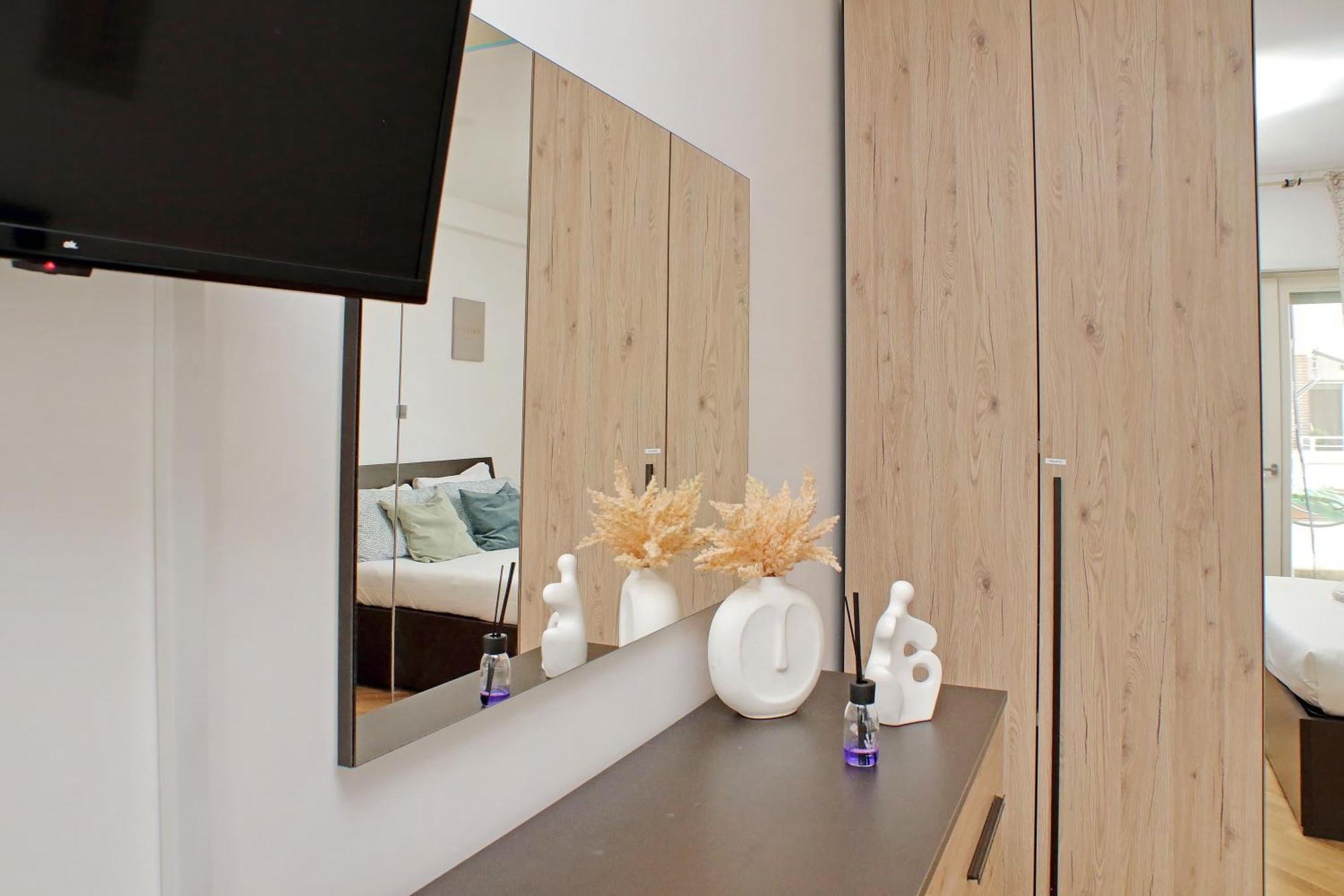 Comodo Con Terrazzo, Vicino Gemelli Lägenhet
