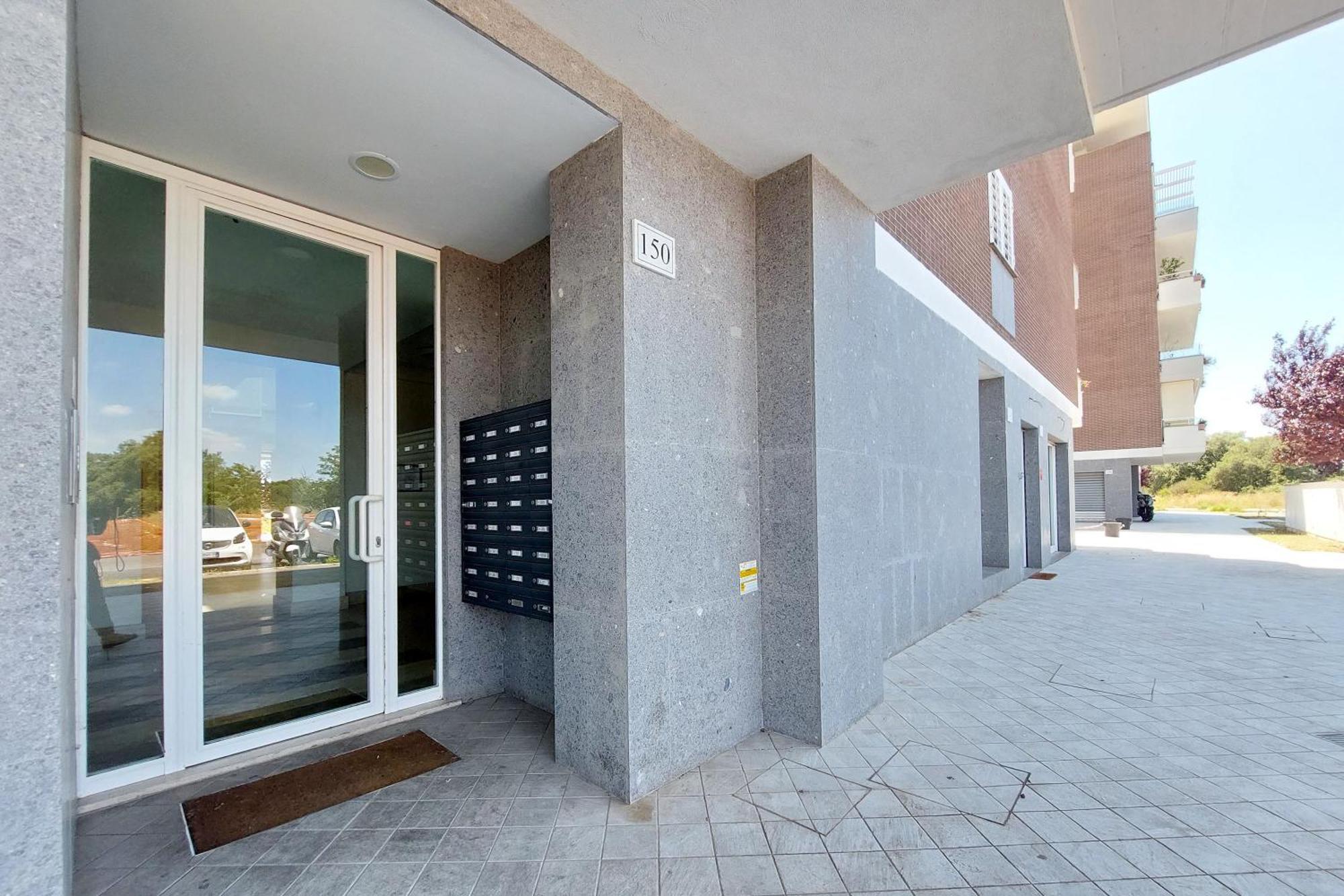 Lägenhet Comodo Con Terrazzo, Vicino Gemelli