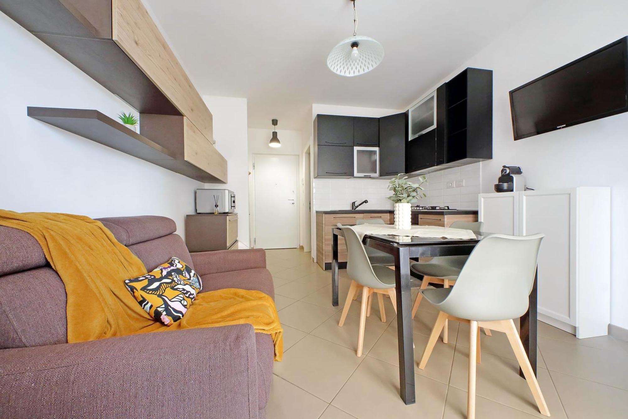 Comodo Con Terrazzo, Vicino Gemelli Appartamento *