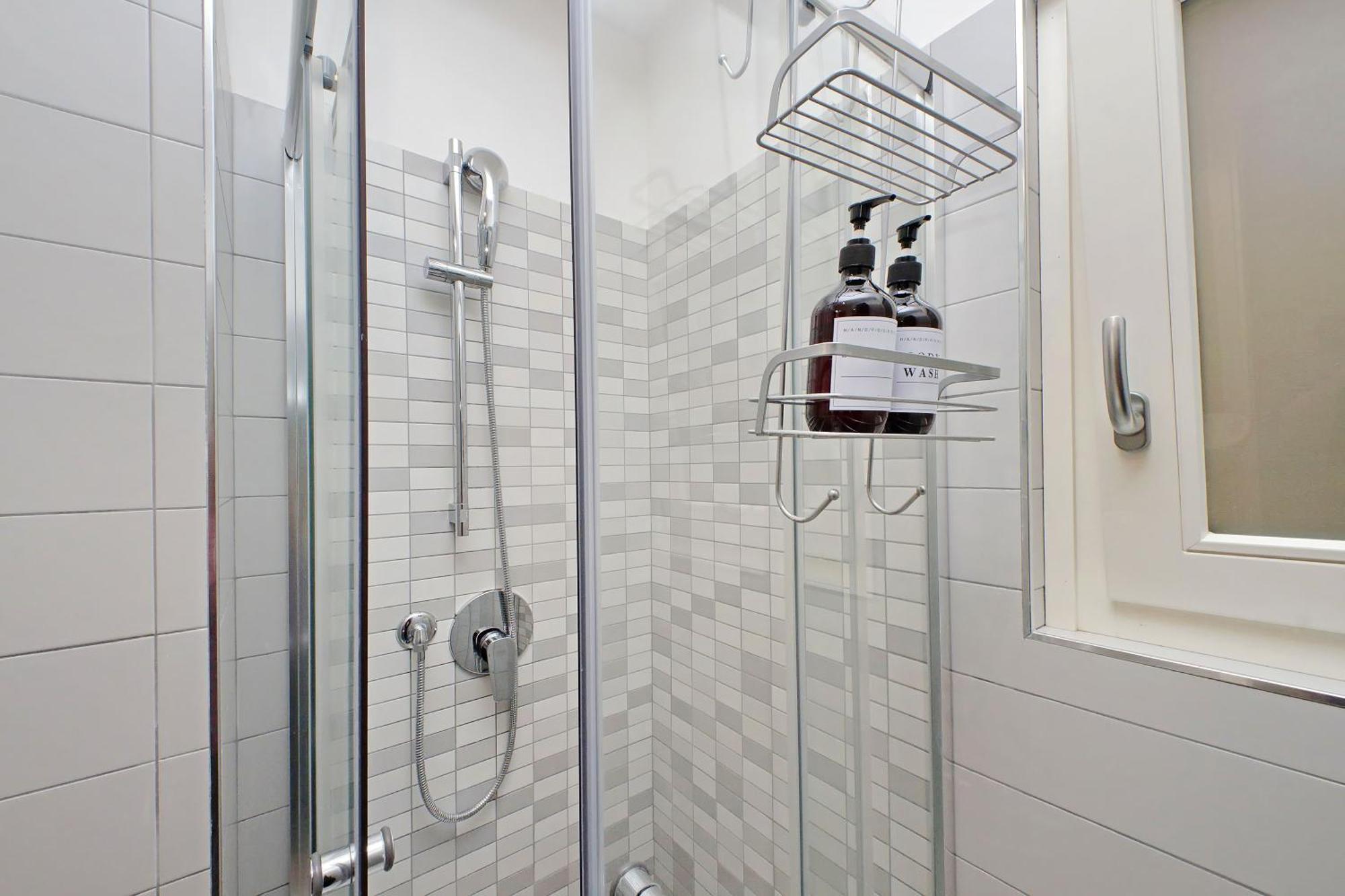 Lejlighed Comodo Con Terrazzo, Vicino Gemelli *